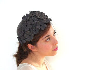 Flower felt hat / Grey felt hat with flowers / Wool felt cap / Millinery handmade / Grey wool millinery hat / Derby hat / Floral hat