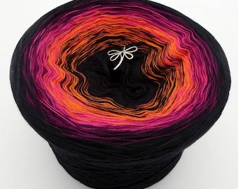 Lady Dee's Traumgarne - Papillon - 4 ply gradient yarn, 5 colors, Color Changing Yarn