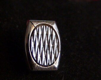 silver tie tac