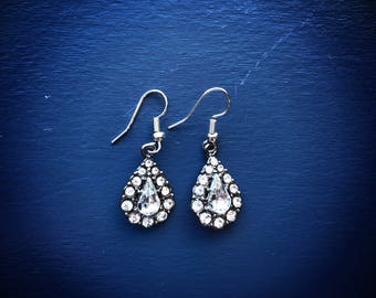 Elegant Sparkling Teardrop Earrings