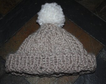Women's cable knit hat