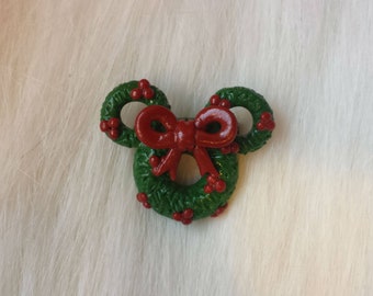 Minnie Wreath Christmas Brooch / Minnie Wreath Christmas Pin / Disney Christmas Brooch / Disney Christmas Pin
