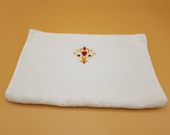Embroidered guest towel