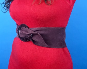 Vintage suede belt in burgundy