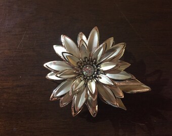 Vintage Metal Flower Brooch