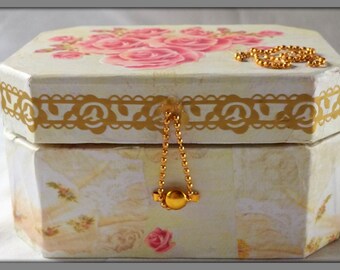 Shabby chic trinket box, Small jewellery box, Wooden box, Decoupaged box, Home decor gifts