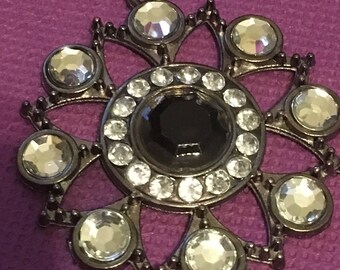 Chunky pendant and chain