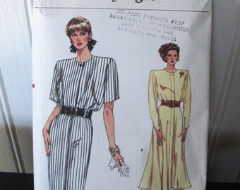 Vogue Pattern 9830 very easy Miss Dress