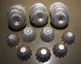 Set of 22 Vintage Metal Pudding/Jello Molds and Bundt Pans