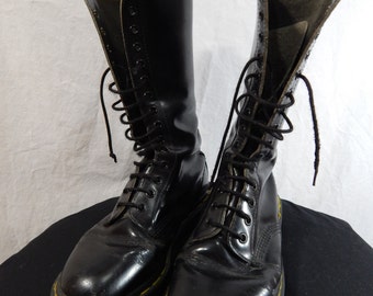 Black Leather DOC MARTIN BOOTS 14 Eyelet size 7us or 5uk Made in England