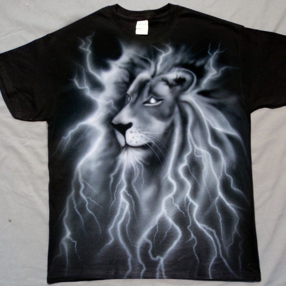  Airbrushed  Lightning Lion  T Shirt Hand Painted airbrush 