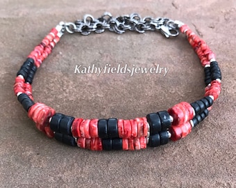 Red spongylus shell / black onyx choker