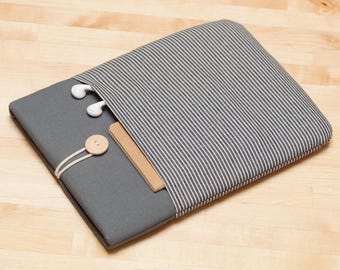 Macbook pro sleeve / Laptop case / Macbook pro 13 case / 13" Laptop sleeve / padded with pockets - Railroad graphite