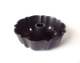 Rare VIntage Mini Bundt Brand Fluted Tube Pan, Bundt Pan, Black