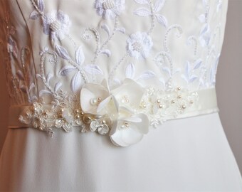 Ivory Bridal belt, Bridal sash ,Wedding dress belt sash ,Flower Pearl Bridal belt ,Wedding Accessories,Bridal accessories
