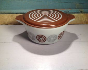 Vintage pyrex Cosmopolitan casserole