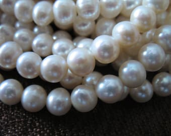 7-8 mm,, ROUND WHITE Pearls, 25 pcs, 1/2 Strand Freshwater LOOSE Pearl, Cultured, round off round, brides bridal june birthstone rw 788 solo