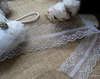 Thin white lace scalloped 40 mm