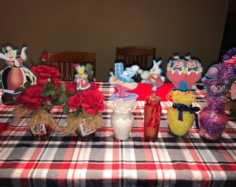 Set of 6 Alice in wonderland centerpieces.