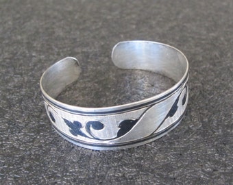 Niello Cuff Bracelet, 875 Silver. Jewelry 1970s, Russia. Small Wrist Adjustable Bracelet. Mid Century. Gift for Women, Girls.