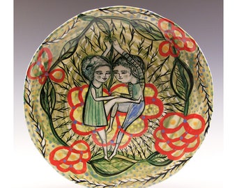 Hand Painted Plate - Painting by Jenny Mendes on a round ceramic plate - Entwined
