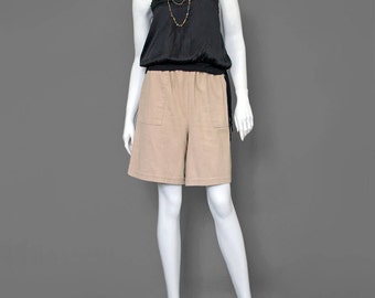 Vintage 80s Shorts • 1980s Safari Shorts • Beige Shorts • Khaki Shorts • Knee Length Cotton Shorts with Pockets • High Waist Shorts