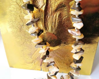 VINTAGE Mother of Pearl and Abalone Polished Necklace-Beautiful!-Sea Shell-Seashell-Taupe-Milky-All Orders Only 99c Shipping!!