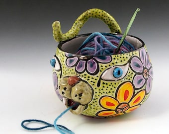 Ceramic Yarn Bowl, Cat Face Yarn Bowl, Pottery Bowl, Majolica, String Holder, Peace Flower Cat, Knitting Bowl, Crochet Bowl, Gift for Her