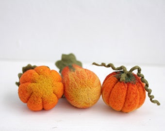 Needle felted pumpkin - Set of Three, the halloween & thanksgiving home decor, eco decorations.