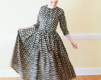 Garden Dress - Prairie Dress Made to measure reenactment pioneer prairie costume movie costume play costume custom costume dress