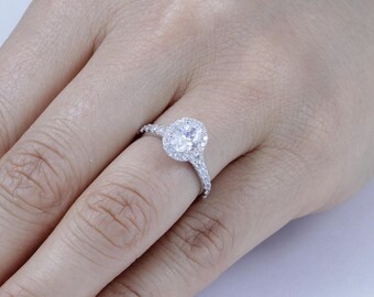 Oval Halo 925 Sterling Silver CZ Engagement Ring Wedding Band HS Half Sizes Available Size 3-14 SS18A