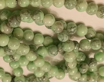 18 glass beads 8mm Green round