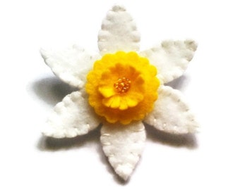 Felt daffodil brooch / pin