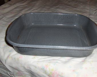 11 1/2" x 8 1/2" x 2" graniteware cake baking dish in gray
