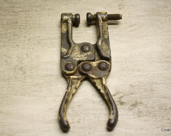Knu Vice Clamp - Workshop Tools - Vintage - Small Handheld Clamp - Rusty - Aged