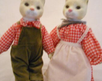 Husband and Wife Sankyo porcelain cats