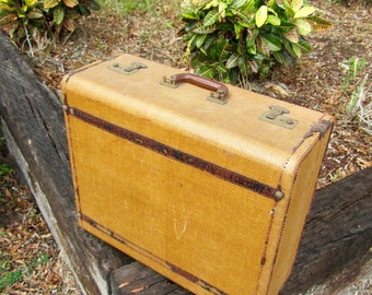 Vintage Luggage, Vintage Suitcase, Flying Luggage, Old Suitcase, Photo Prop, Vintage Storage, Vintage Case, Home Decor, Leather Trim