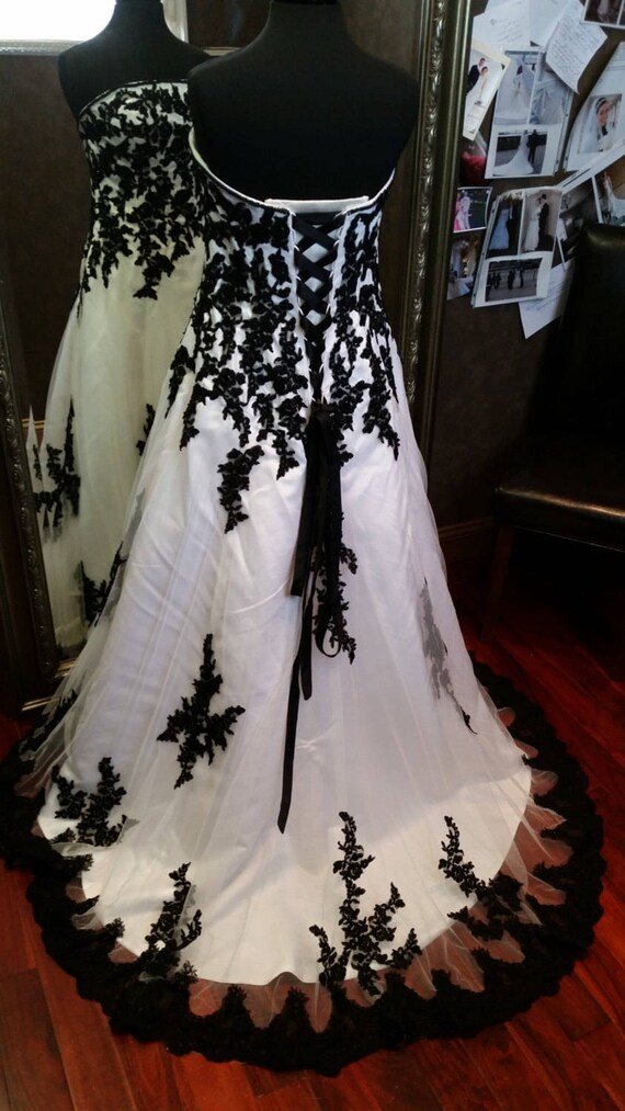 Gorgeous Black and White Wedding Dress Strapless
