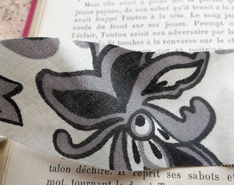 coupon 1 meter fabric black flower 4 cm