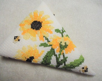 Black Eyed Susans and Beaded Bees Scissor Case