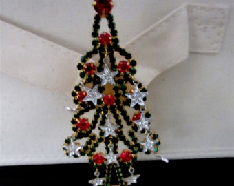Vintage Crystal Xmas Tree Pin with Dangling Stars
