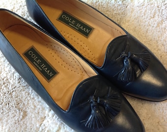 Vintage Ladies Cole-Haan Navy Blue Shoes - Size 7 AA (Narrow)
