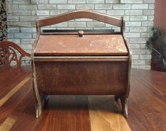 Vintage Shoe Shine Box with Shoe Shine Brushes by Marbo, Empire and acca-kappa
