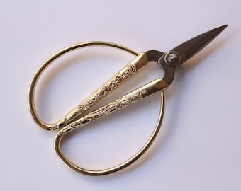 Scissors 3.5"- Tijeras- Embroidery Scissors for sewing Gold Sharp Accessories Vintage Finding sewing embroidery