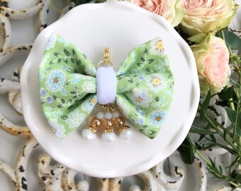 Dainty Spring Blossom Green Daisy