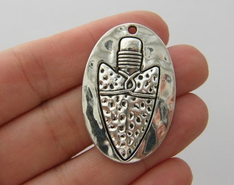 1 Arrow head pendant antique silver tone G81