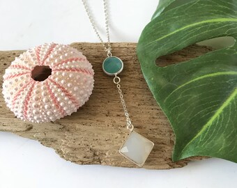 New! // Chalcendony & Faceted Glass Lariat Necklace