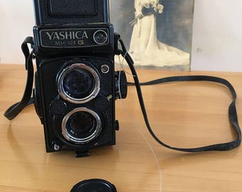 Vintage Yashica Mat 124G Camera TLR Twin Lens Reflex Collectible Photographer Photography
