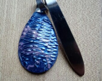 Pendant scoop lacquer finish.
