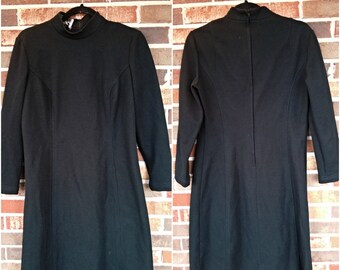 Black Mockneck 3/4 Sleeve Shift Dress, M/L